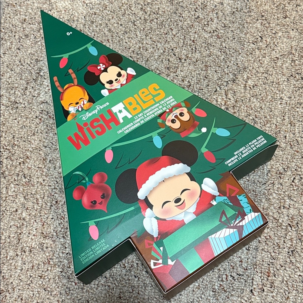NWT/NIB Mickey Mouse & Friends Disney parks Wishables advent calendar LR